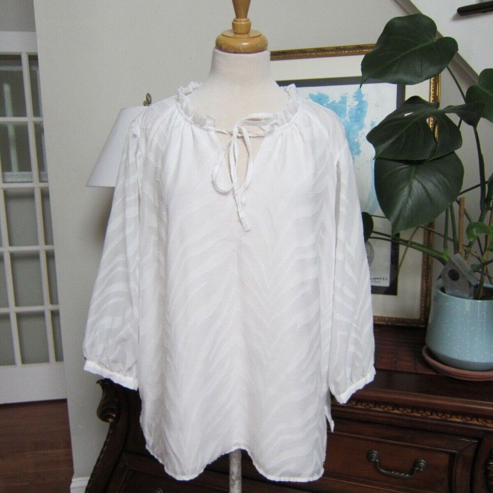 Vince Camuto Women's Jacquard Zebra-Print Split-Neck Blouse White, size XL